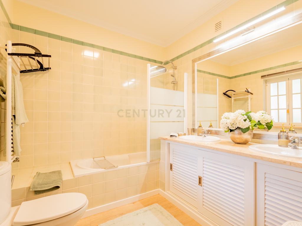 Moradia T3 em Condomínio Privado no Praia D'El Rey Golf & Beach Resort - Image 17