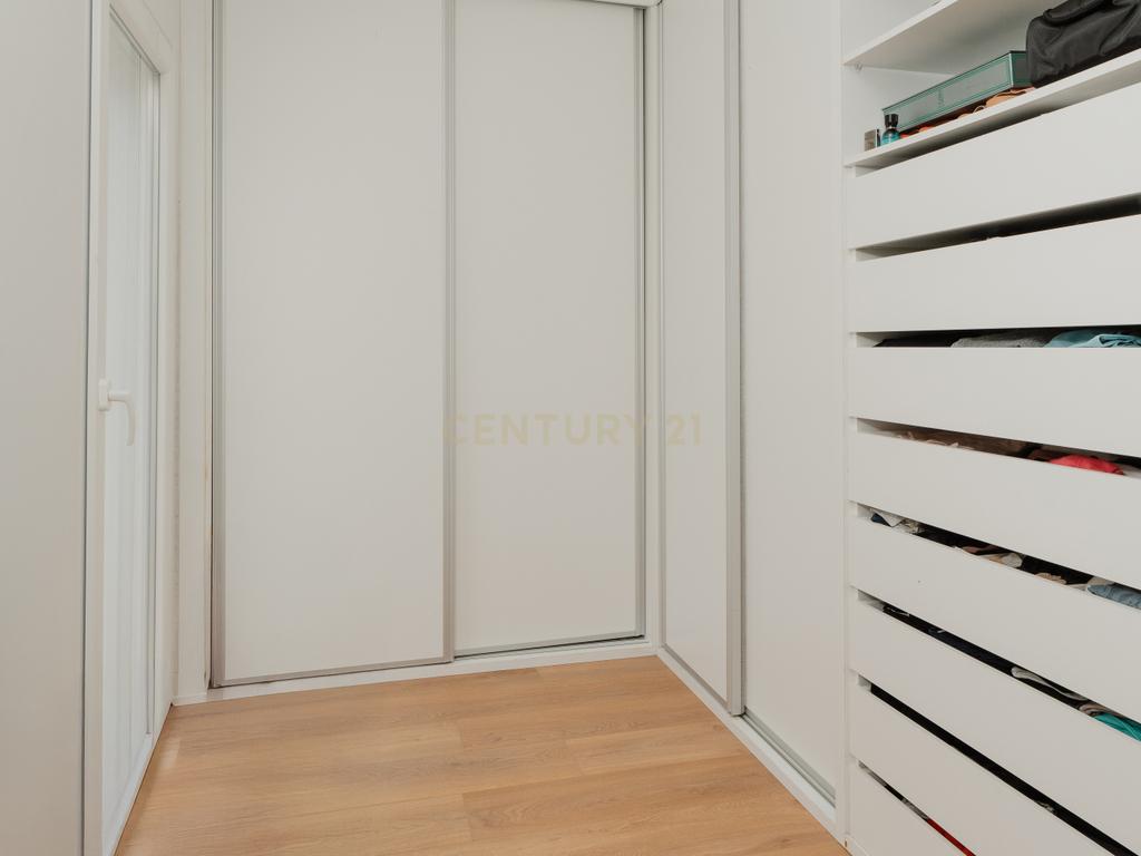 Moradia T4+1 com garagem no Bairro da Petrogal - Bobadela - Image 20