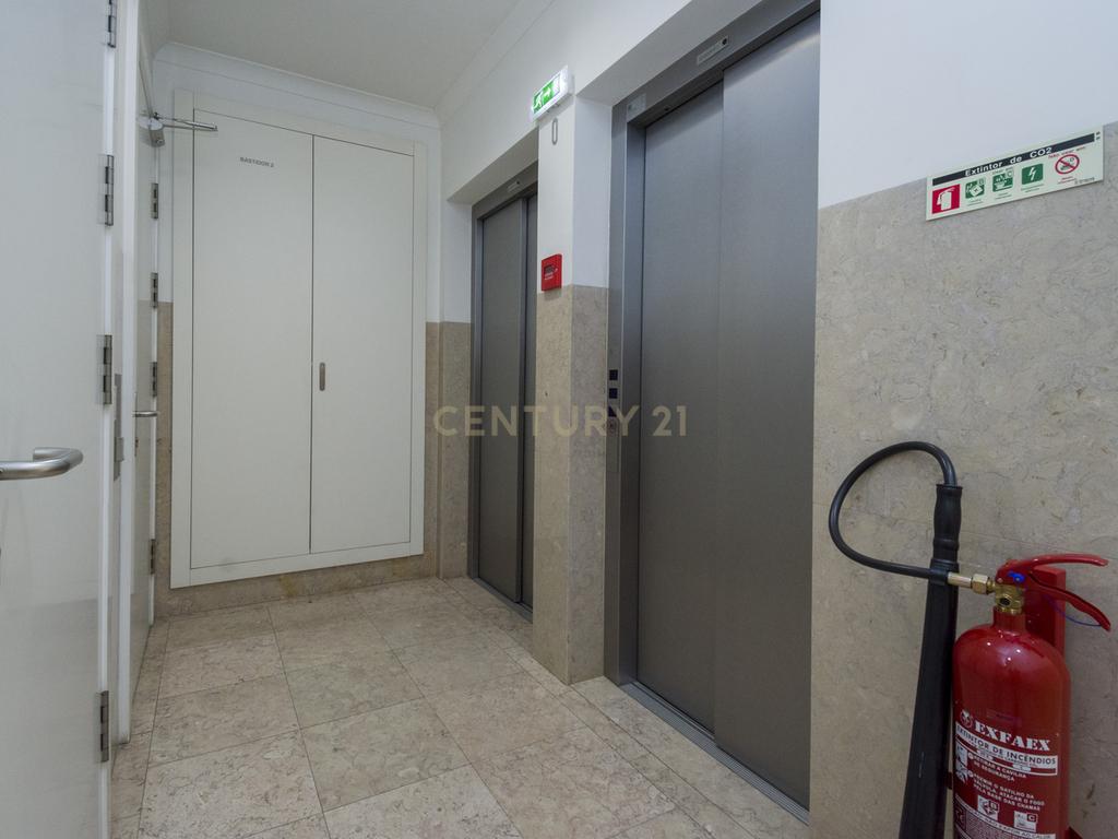 Apartamento T2 de Charme para Arrendamento na Avenida da Liberdade - Image 10