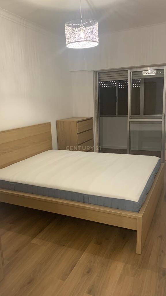 Apartamento para Investimento Metro de Alfornelos - Image 3