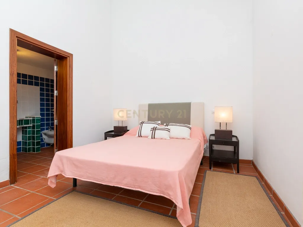 Moradia geminada T2 com terraço e jardim - Image 15