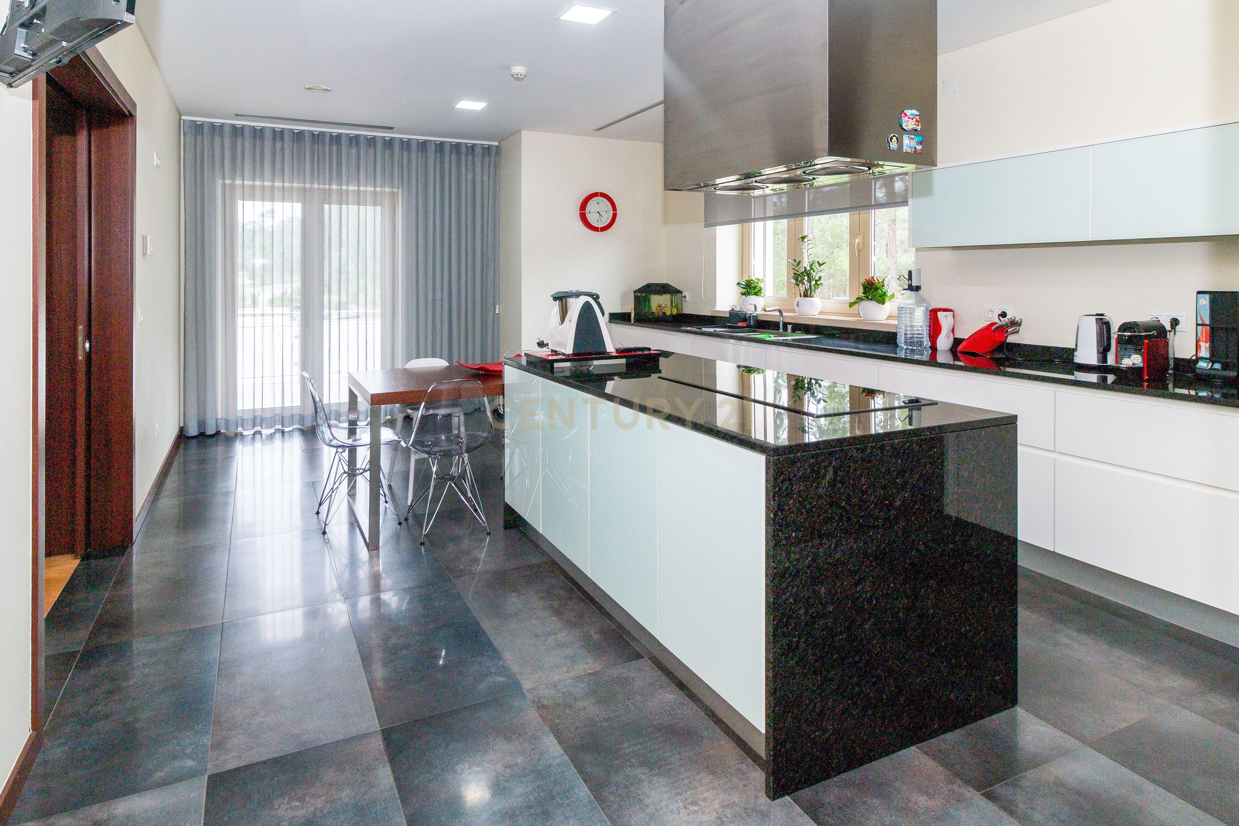 Excelente Moradia T5 terrea - Image 12