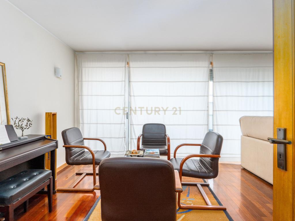 Apartamento "Cobertura" com terraço nas 3 frentes T4 (Atualmente T3 + Escritório) no Condomínio "Tílias do Atlântico" - Image 6