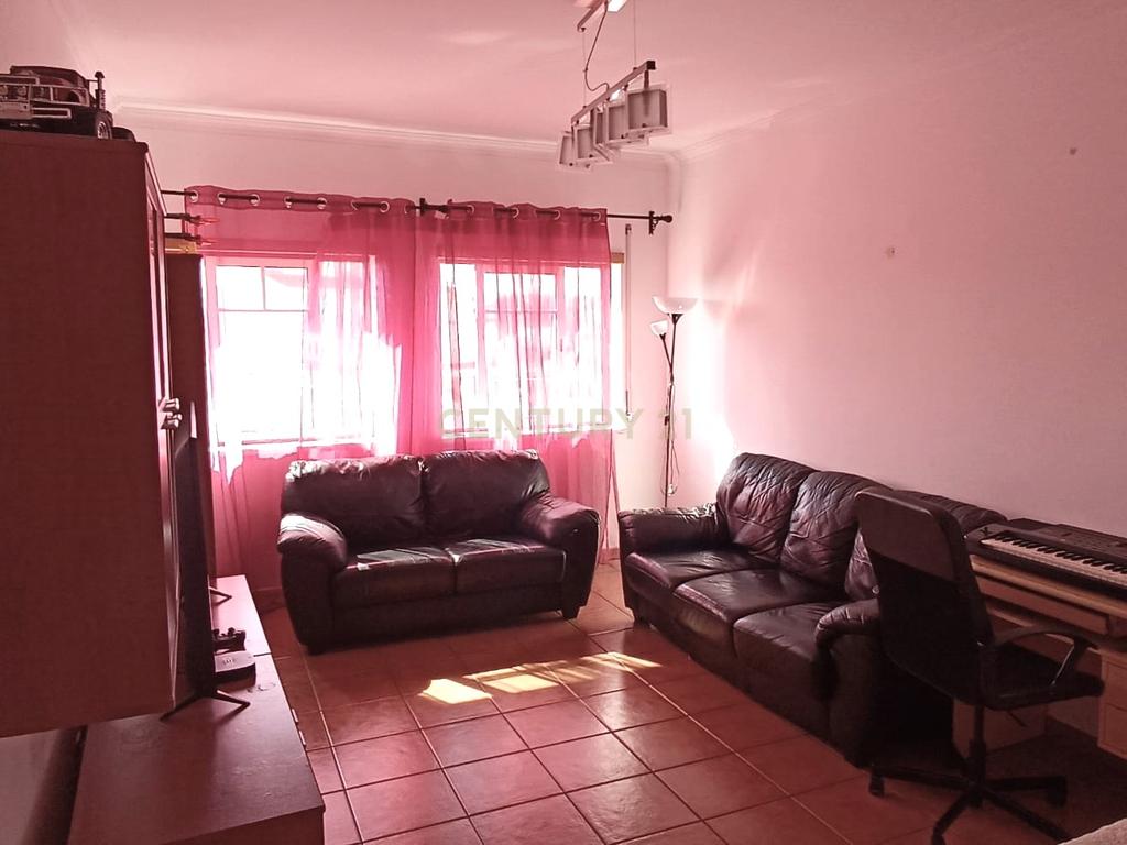 Apartamento T2 com box no centro de Peniche - Image 12