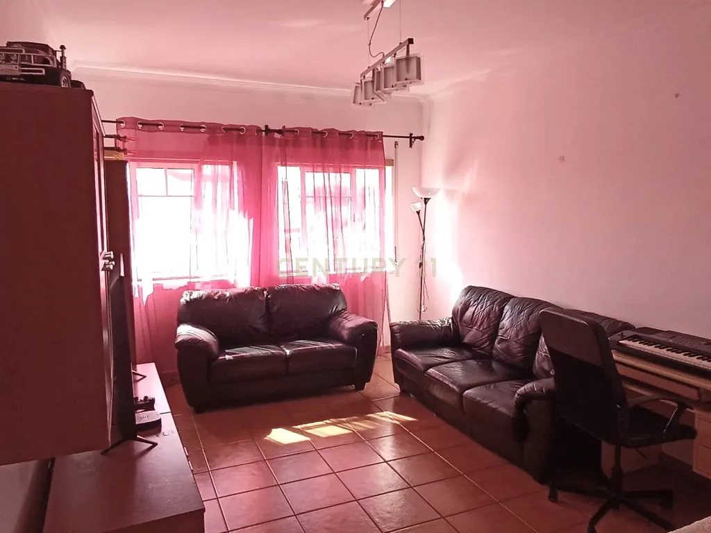 Apartamento T2 com box no centro de Peniche - Image 12