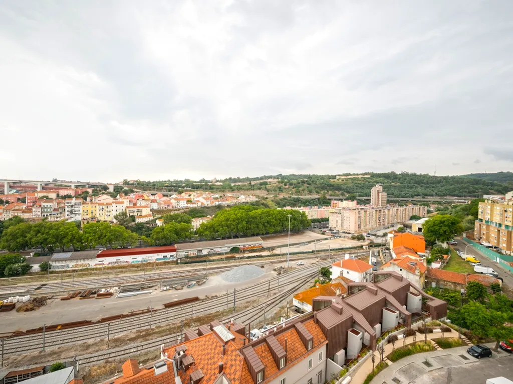 Arrenda-se apartamento T2 (111m2) na Estrela, Lisboa - Image 5