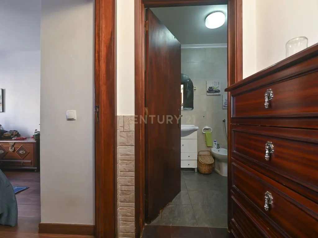 Apartamento T3 no Parque das Nações, junto ao metro de Moscavide. - Image 17