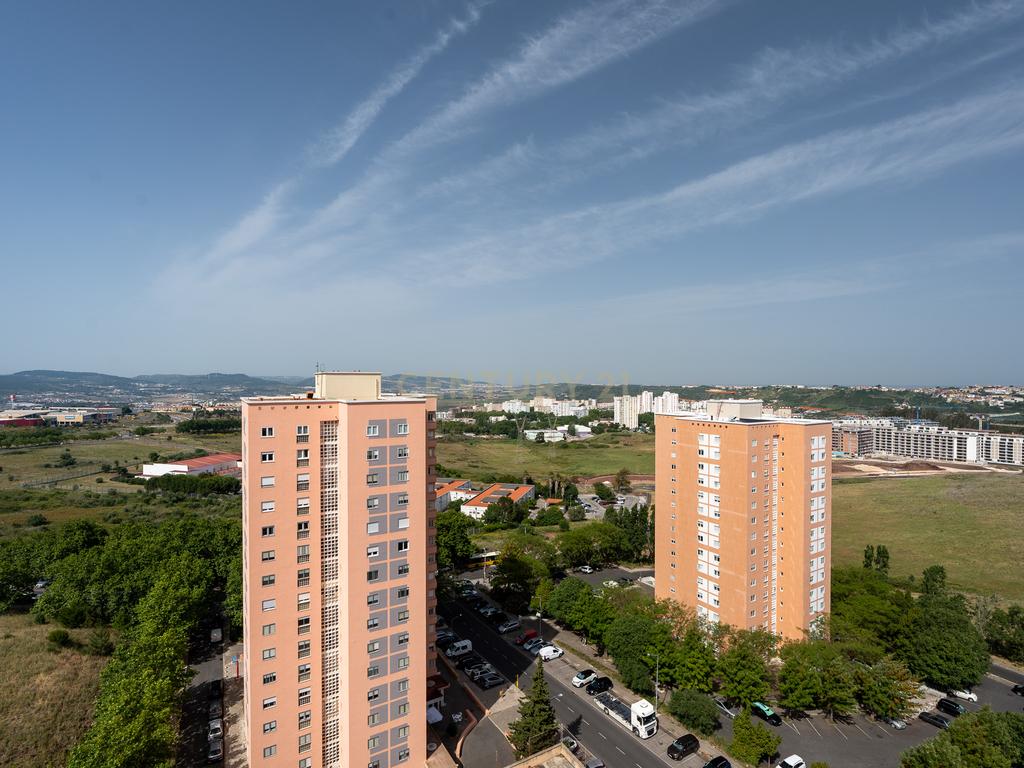 🏚️ ÓTIMO APARTAMENTO T3 - Santo António dos Cavaleiros - Image 17