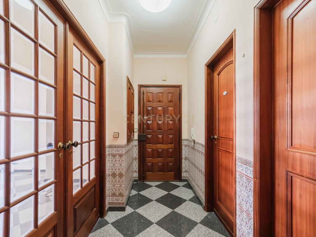Apartamento T3 92 m² | Arrecadação - Queluz - Image 12