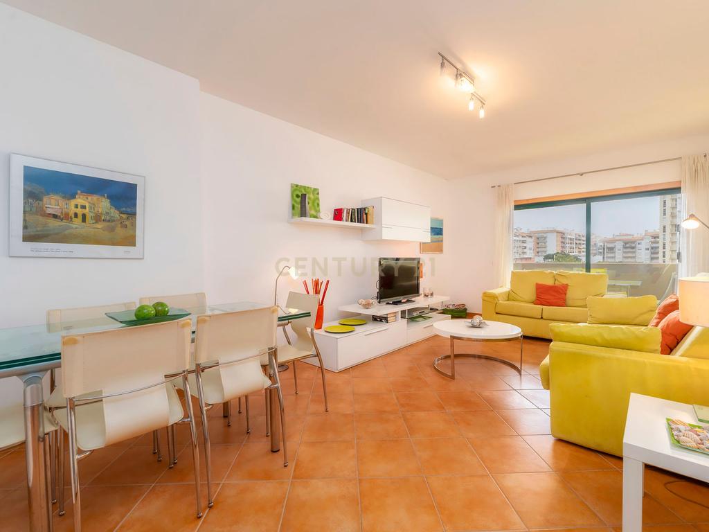 Apartamento T1 | Vista mar | Piscina | Estacionamento | Praia 100mt | Armação de Pera | Algarve - Image 8
