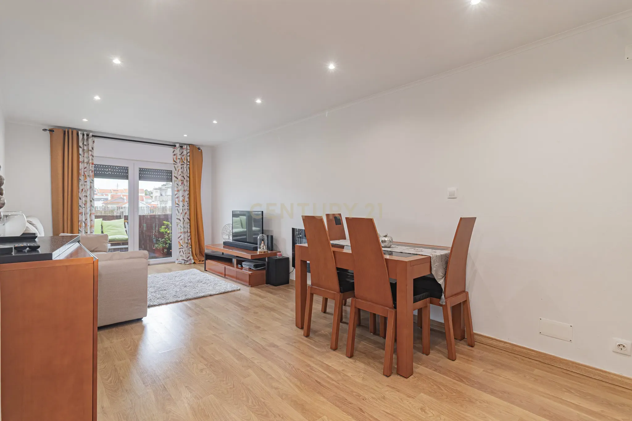 Apartamento T3  - Conforto, espaço e localização Ideal em Vale Figueira - Image 7