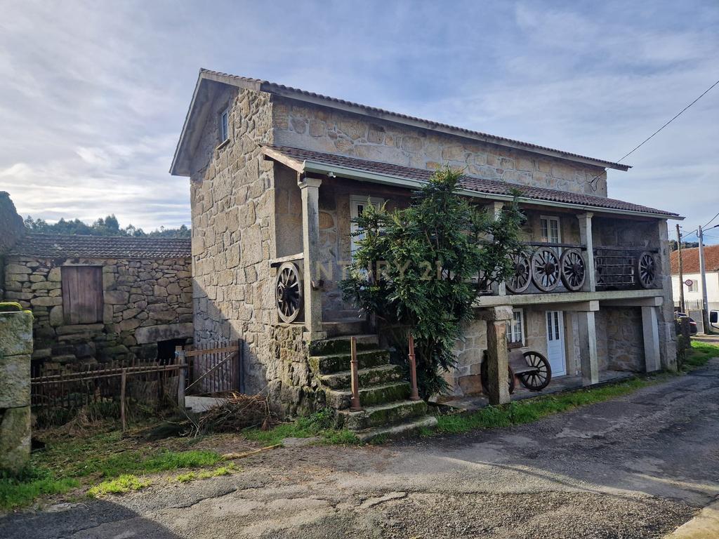 Casa De Pedra Na Serra Do Caramulo, Tondela - Image 3