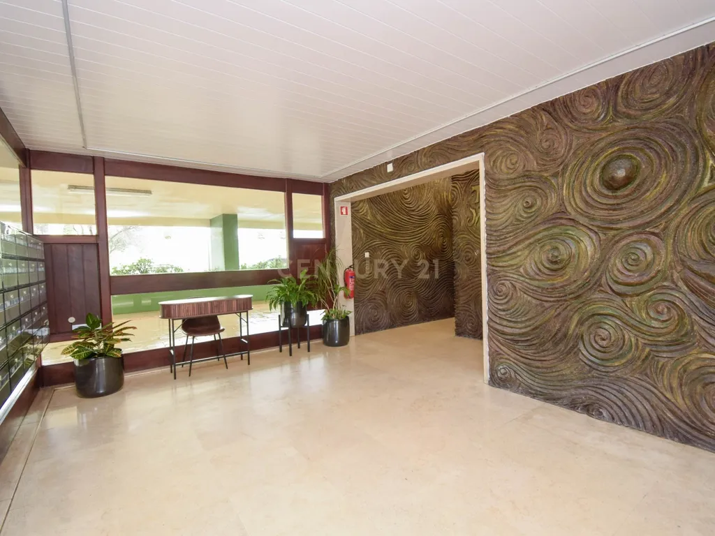 T3 na Quinta do Marquês, Oeiras | 115 m² de Potencial para Criar a Sua Casa de Sonho - Image 33
