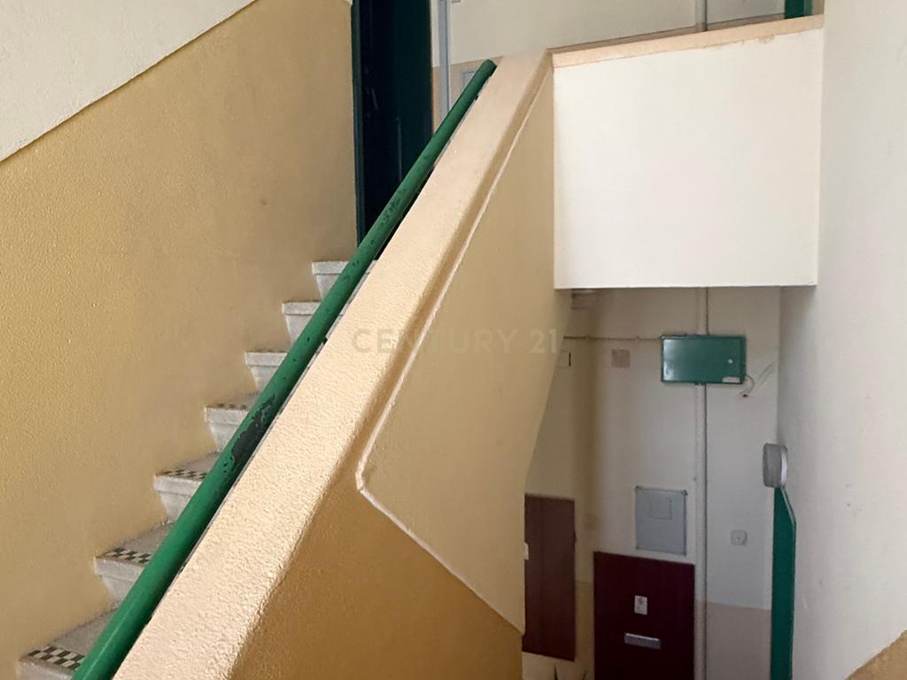 T2 | Alvalade | Parcialmente Remodelado | Arrendamento - Image 29