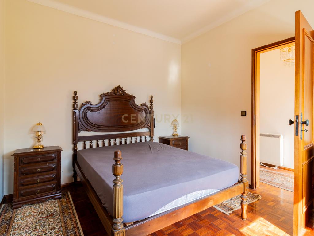 MORADIA EXCLUSIVA EM ALCOBAÇA – CONFORTO, ESPAÇO E POTENCIAL DE INVESTIMENTO! - Image 15