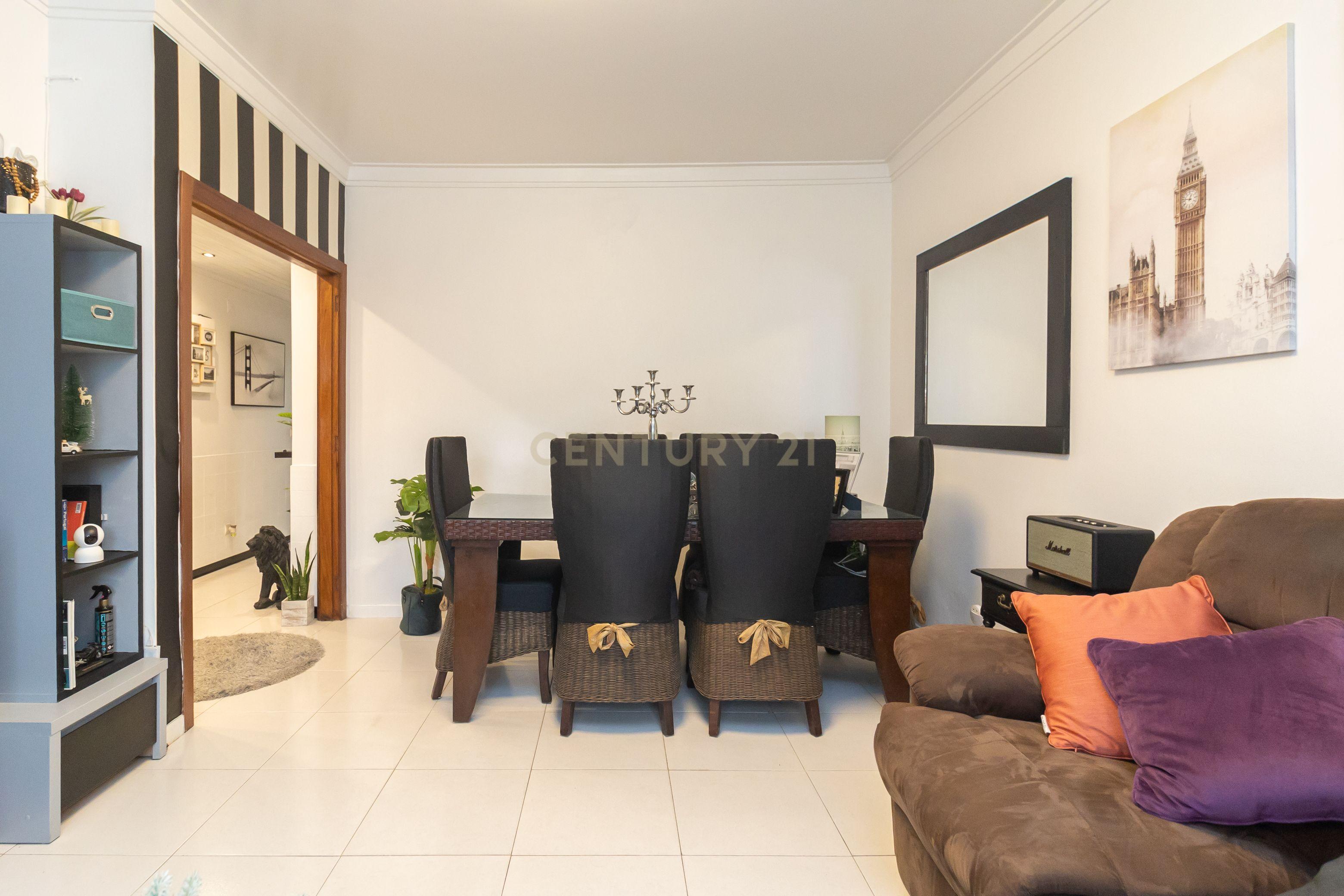 Apartamento T3 c/ 2WC em Vale Flores (RESERVADO) - Image 9