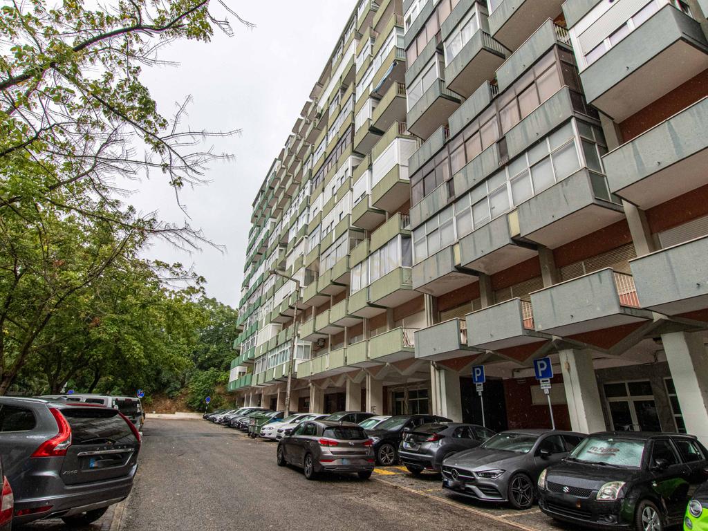 T3 Totalmente Remodelado com Vista Rio | Cacilhas, Almada - Image 21