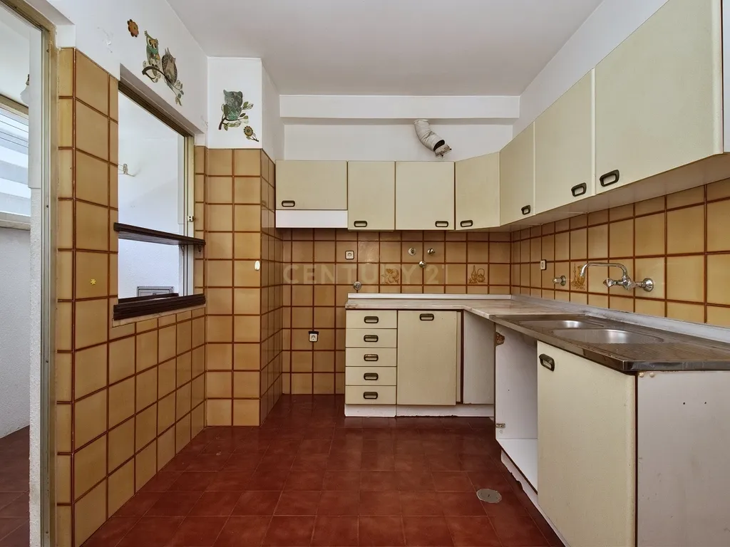 Apartamento T2 na Quinta do Marquês, Oeiras - Image 4