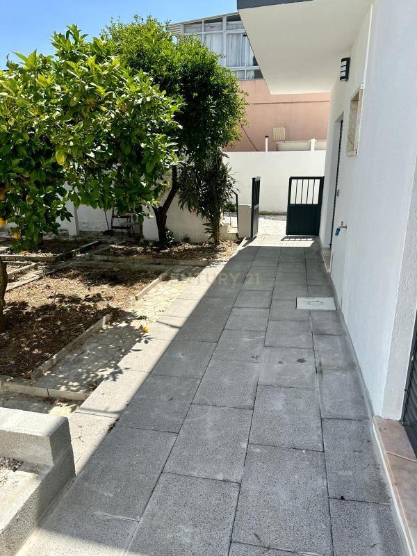 Moradia Bi-Familiar em S. João da Talha - Image 6