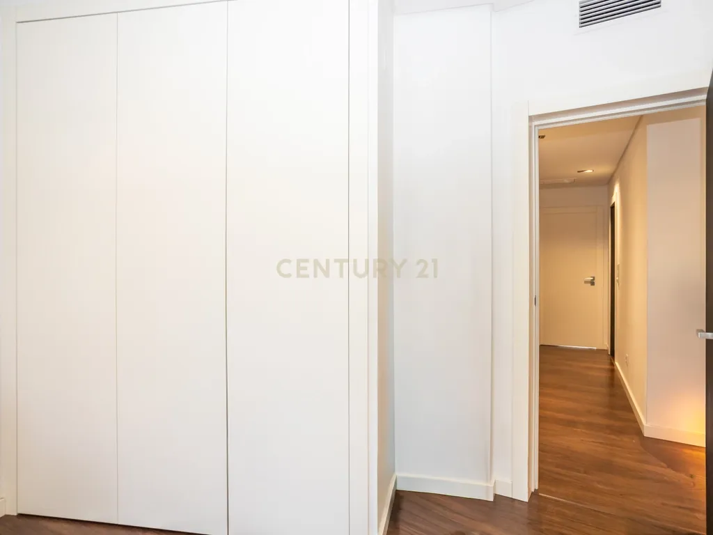 Apartamento de luxo com 5 assoalhadas, 2 garagens e parqueamento - Image 32
