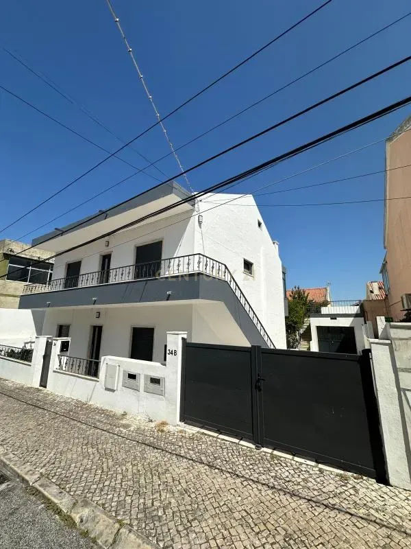 Moradia Bi-Familiar em S. João da Talha - Image 2