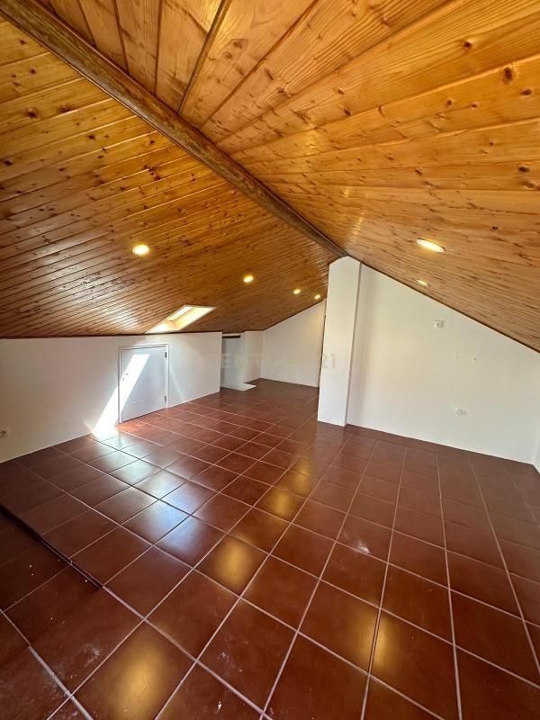 Moradia Bi-Familiar em S. João da Talha - Image 16