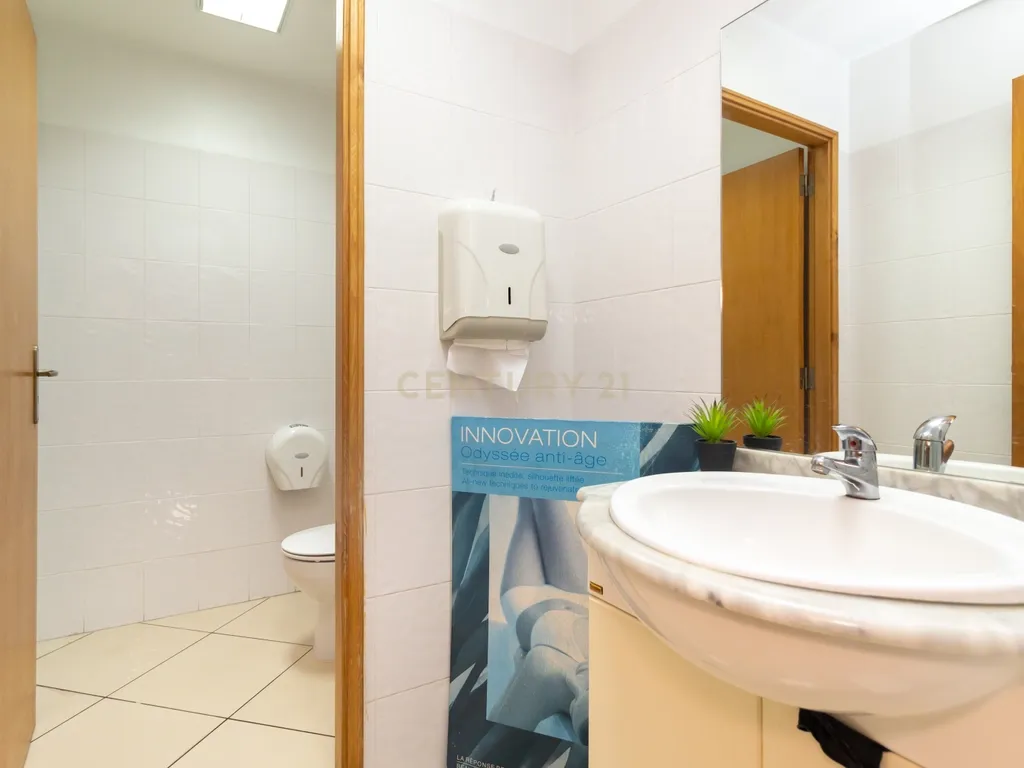 Loja na Amora em zona priveligiada com 180m2 com dois pisos! - Image 27
