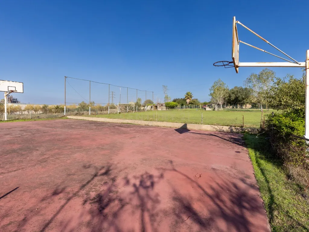 MASIA CATALANA EN VENDA A LLAGOSTERA – MÉS DE 7 HECTÀREES DE TERRENY, LLICÈNCIA TURÍSTICA, PISCINA I CAMP DE FUTBOL - Image 42