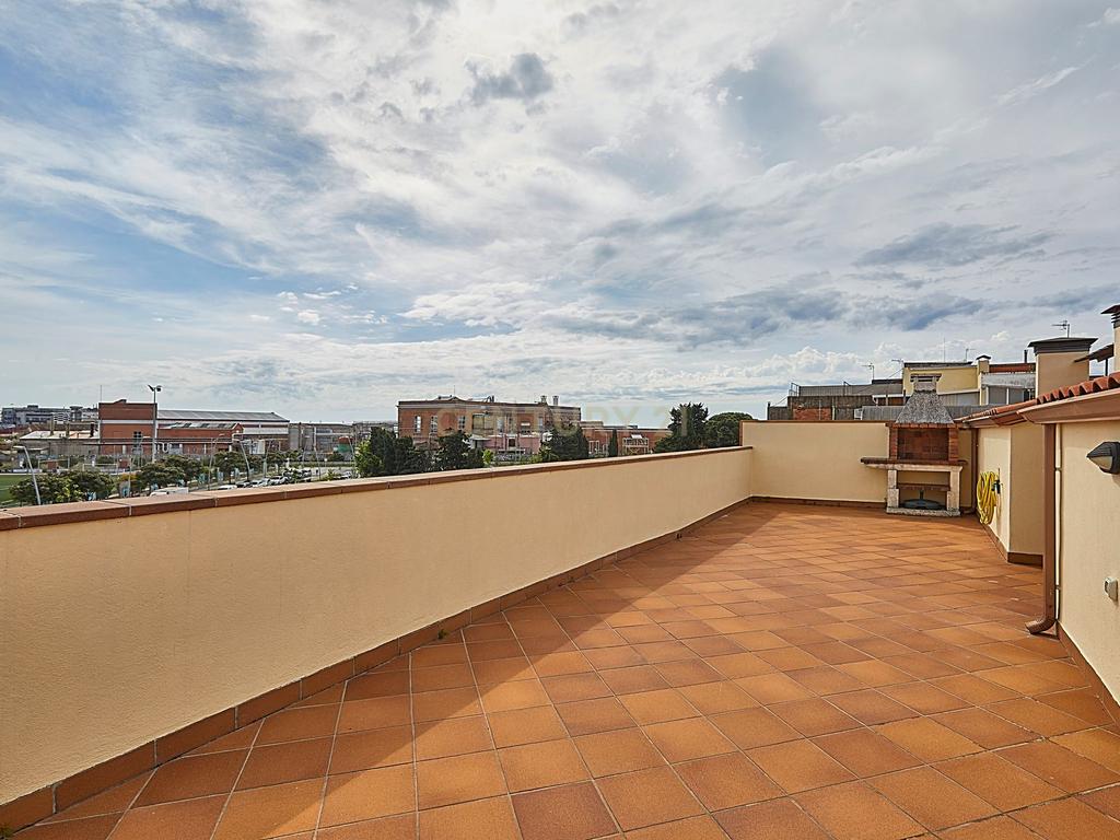 Penthouse para venda em Malgrat de Mar - Apenas a 650 m da praia - Image 1