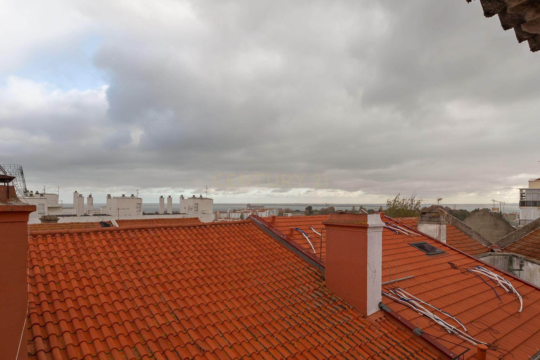 Apartamento T1+1 mobilado com Vista para o Rio em Lisboa - Image 33