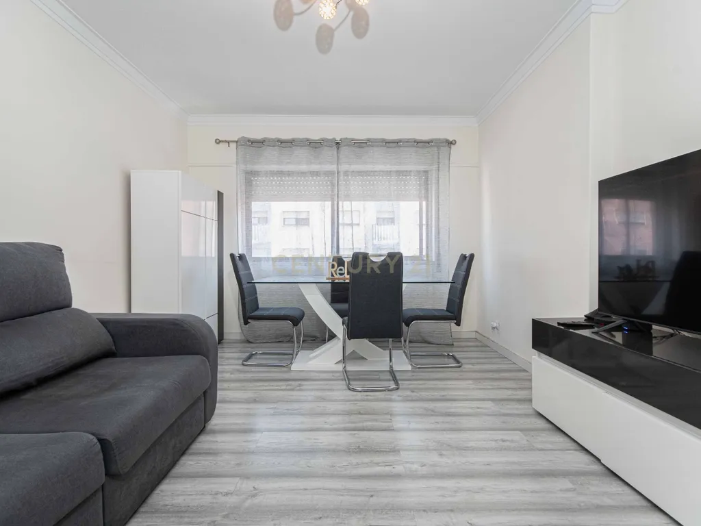 Apartamento T2 Remodelado (Agualva/Cacém) - Image 2