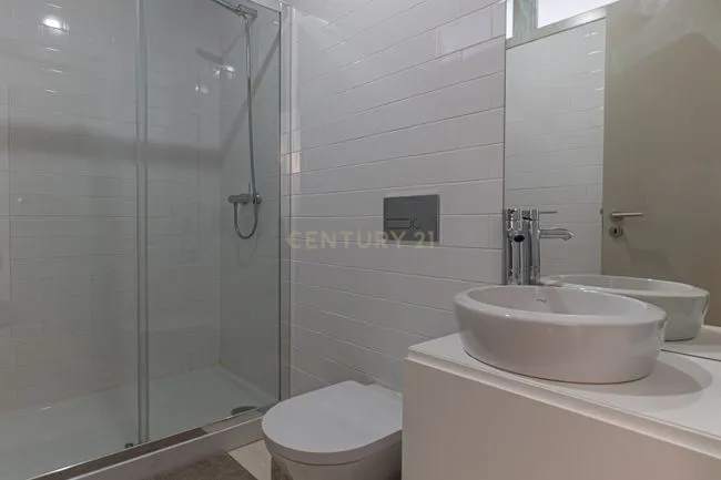 Apartamento T1 de charme com jardim no centro do Porto - Image 7