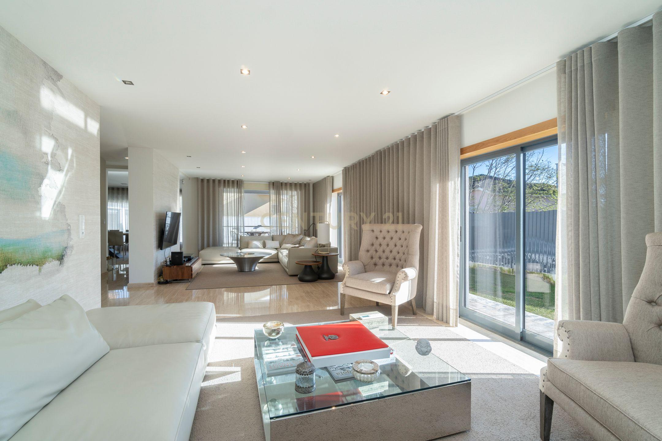 🏡 Luxo em Cada Detalhe: Moradia Exclusiva em Birre, Cascais - Image 17