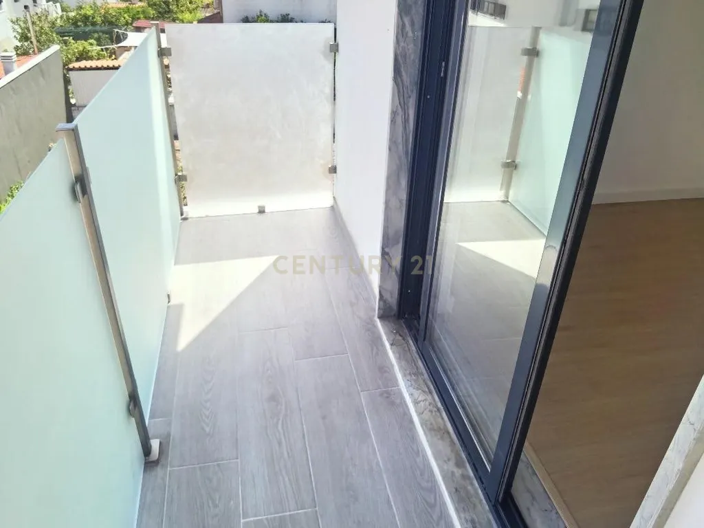 Moradia T8 Isolada - Aires - Palmela - Image 25