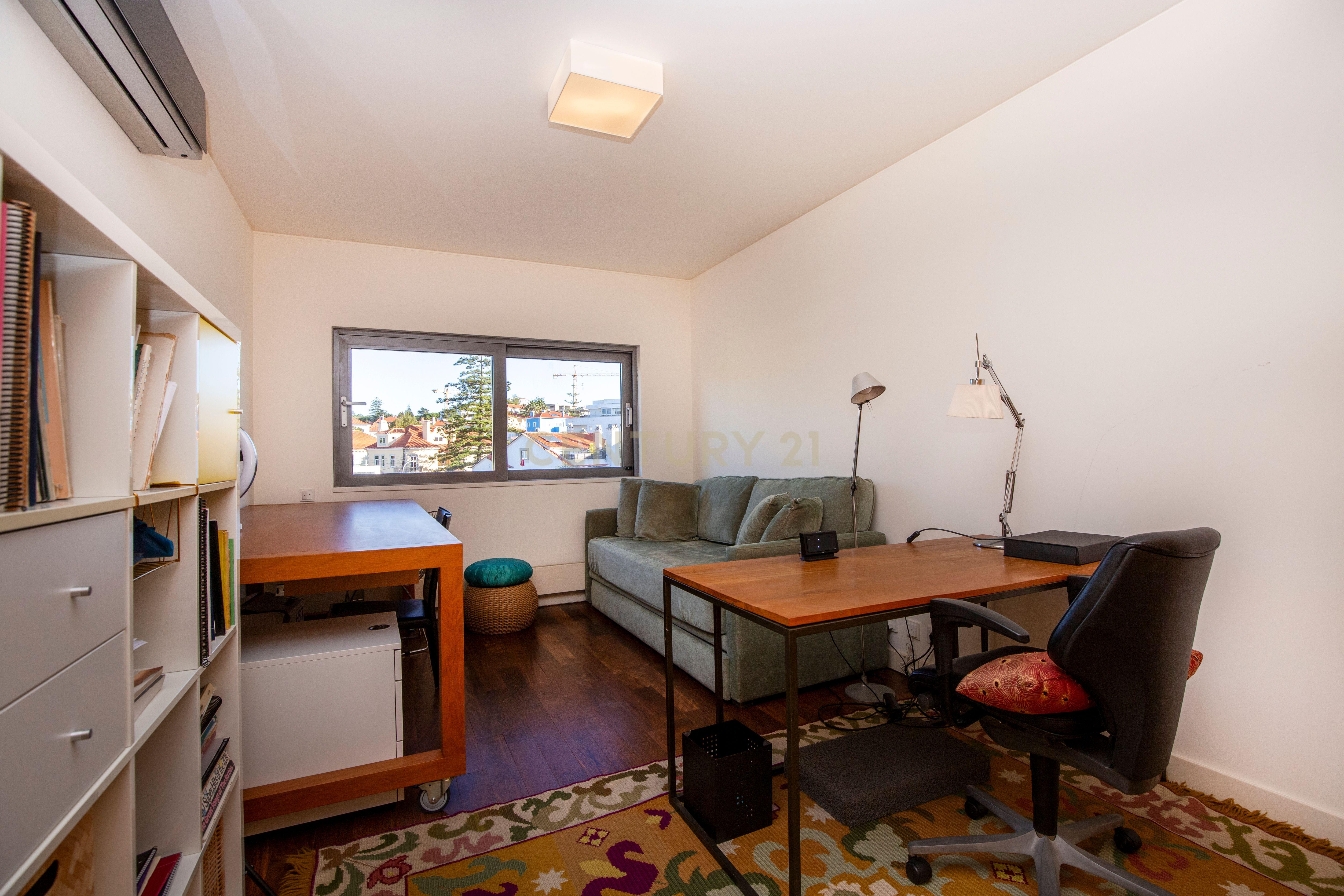 Apartamento T4 duplex em condomínio localizado no centro do Estoril - Image 14