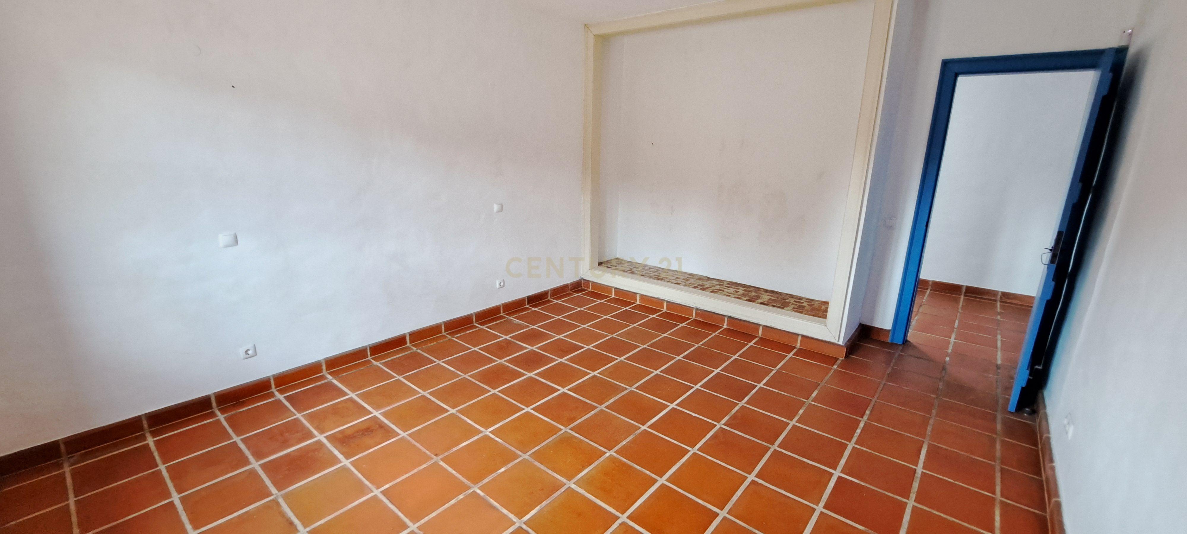 Terreno com 5250m em Pegões com Moradia e garagem sem LU - Image 12