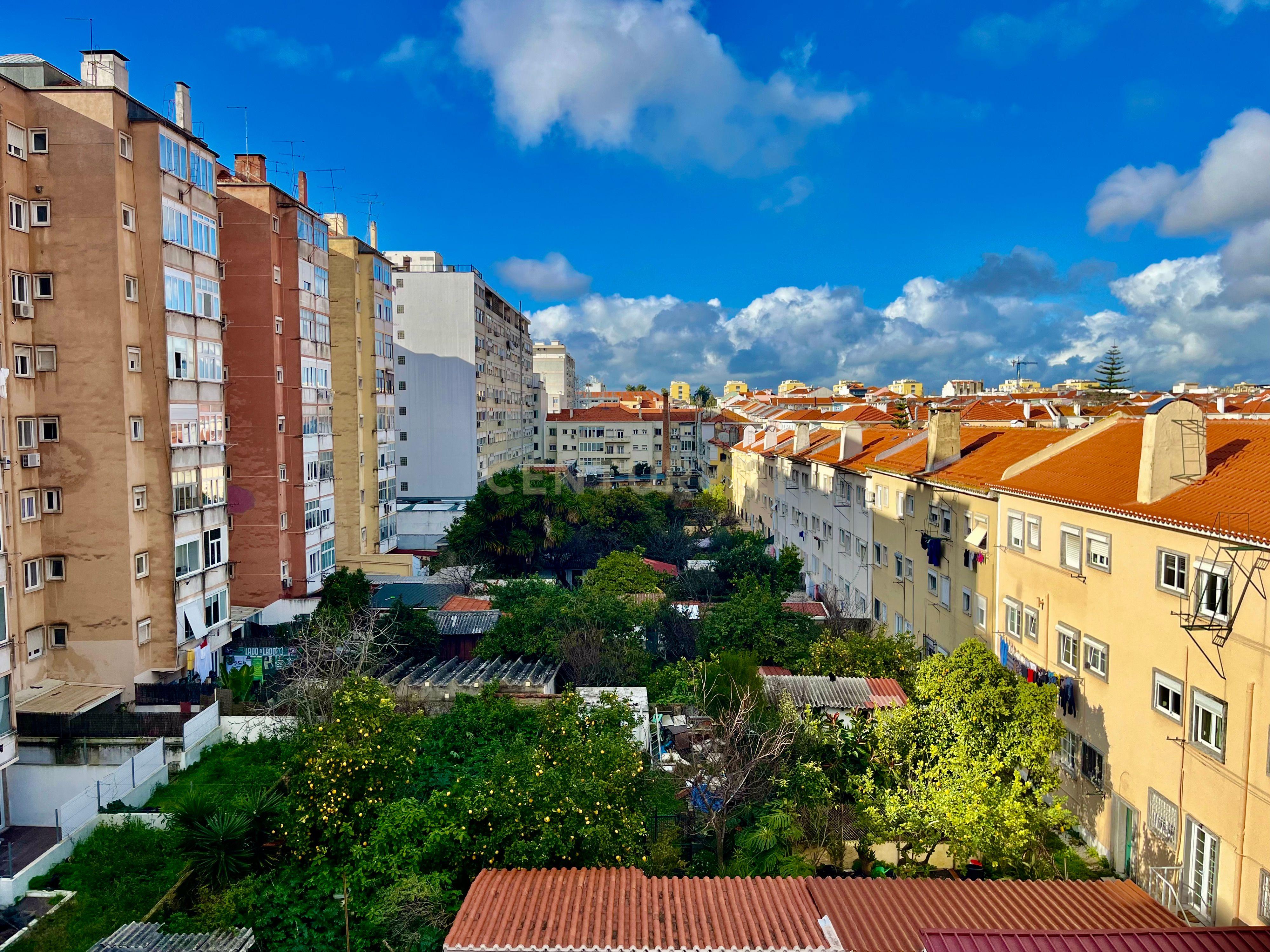 🏡 Arrenda-se Apartamento T4 em Alvalade – Remodelado | Com Garagem + 1 Estacionamento 🚗 - Image 19
