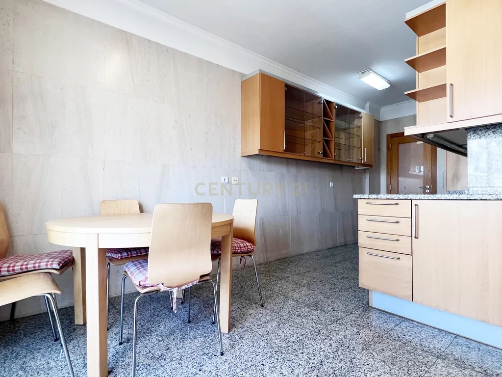 Apartamento T2 LUMIAR - Image 11