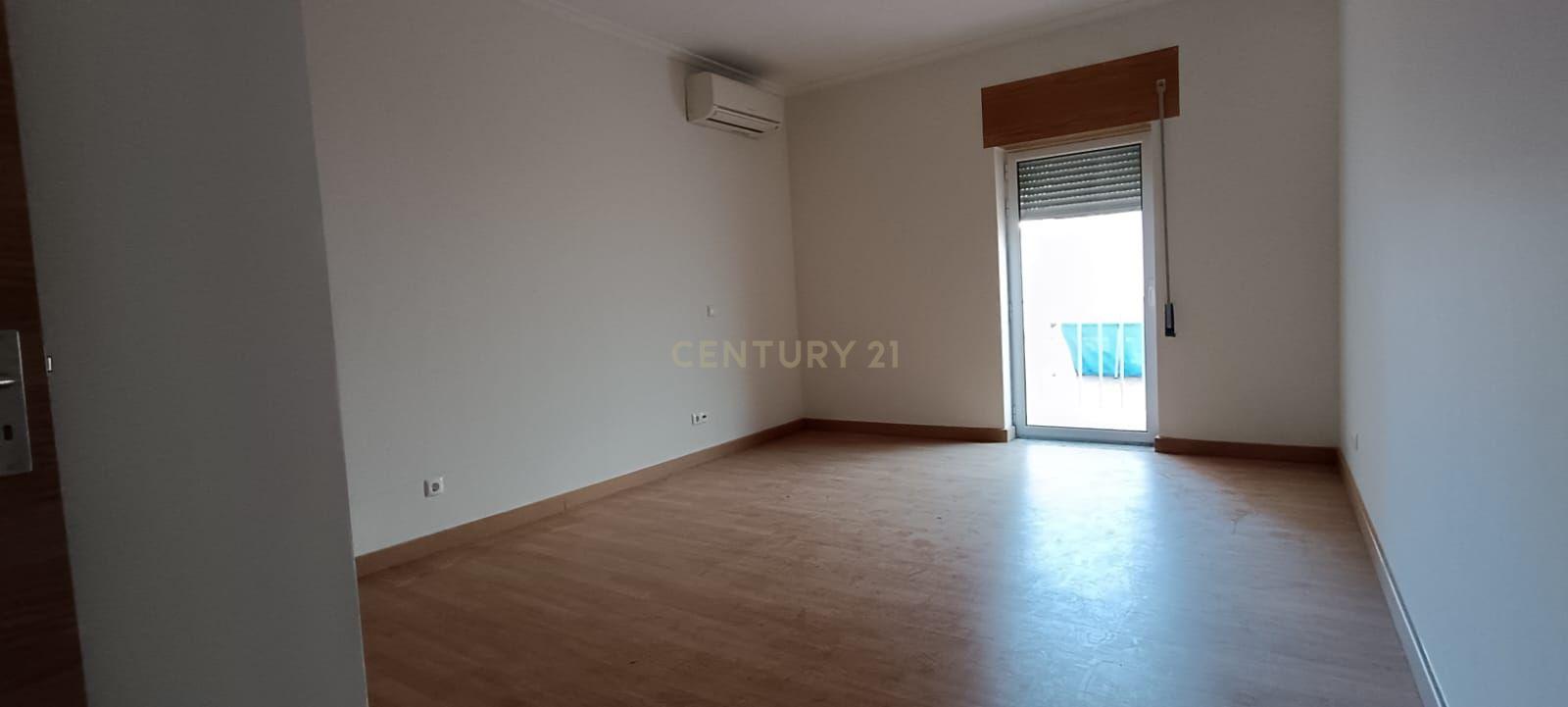 Excelente Apartamento T1 em Campo Maior - Image 5