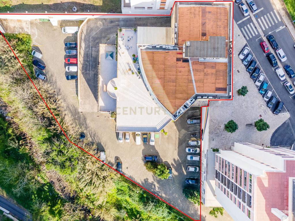 Edifício Comercial em Carnaxide - 5 Pisos - Image 10
