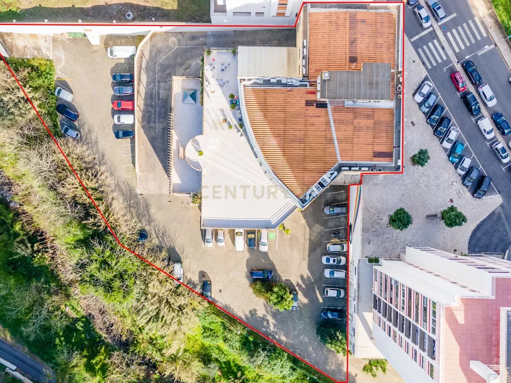 Edifício Comercial em Carnaxide - 5 Pisos - Image 10