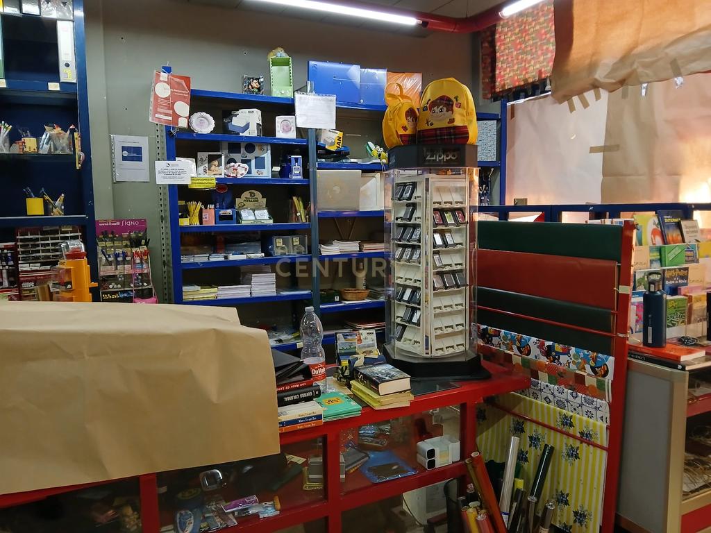 Loja comercial na Póvoa de Santo Adrião - Image 17