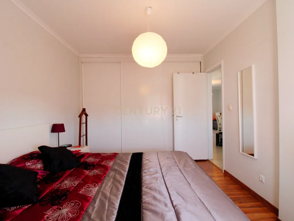 ✨ Oportunidade Única – T2 no Monte da Caparica ✨ - Image 14