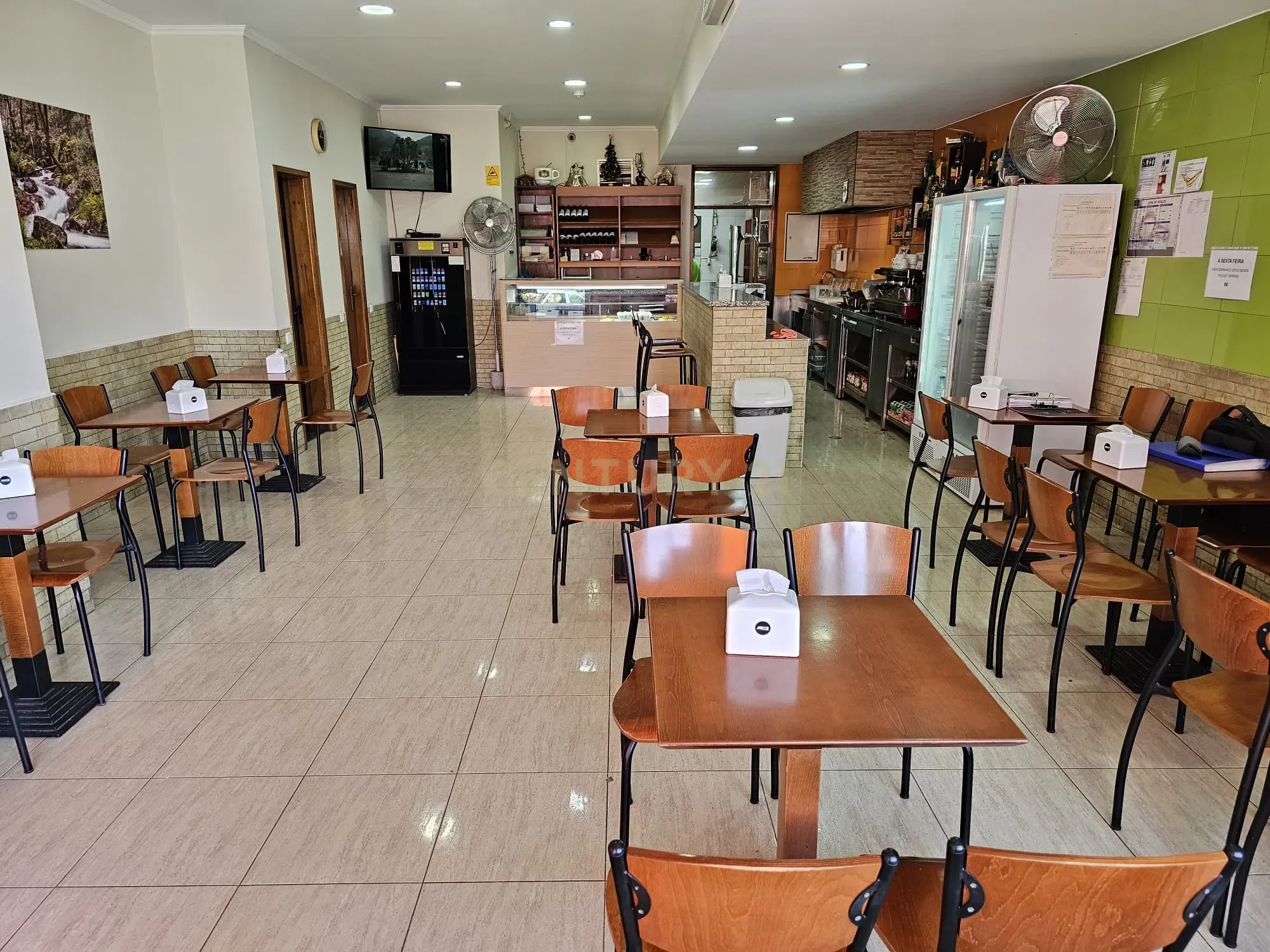 Pão Quente/cafetaria para trespasse à Salvador Caetano - N222 - Image 1