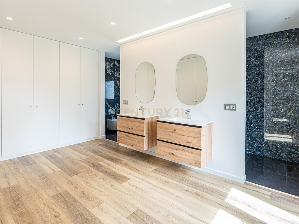 Moradia T6 de Luxo - 924 m² - Piscina - São Pedro da Cadeira - Nova - Image 26