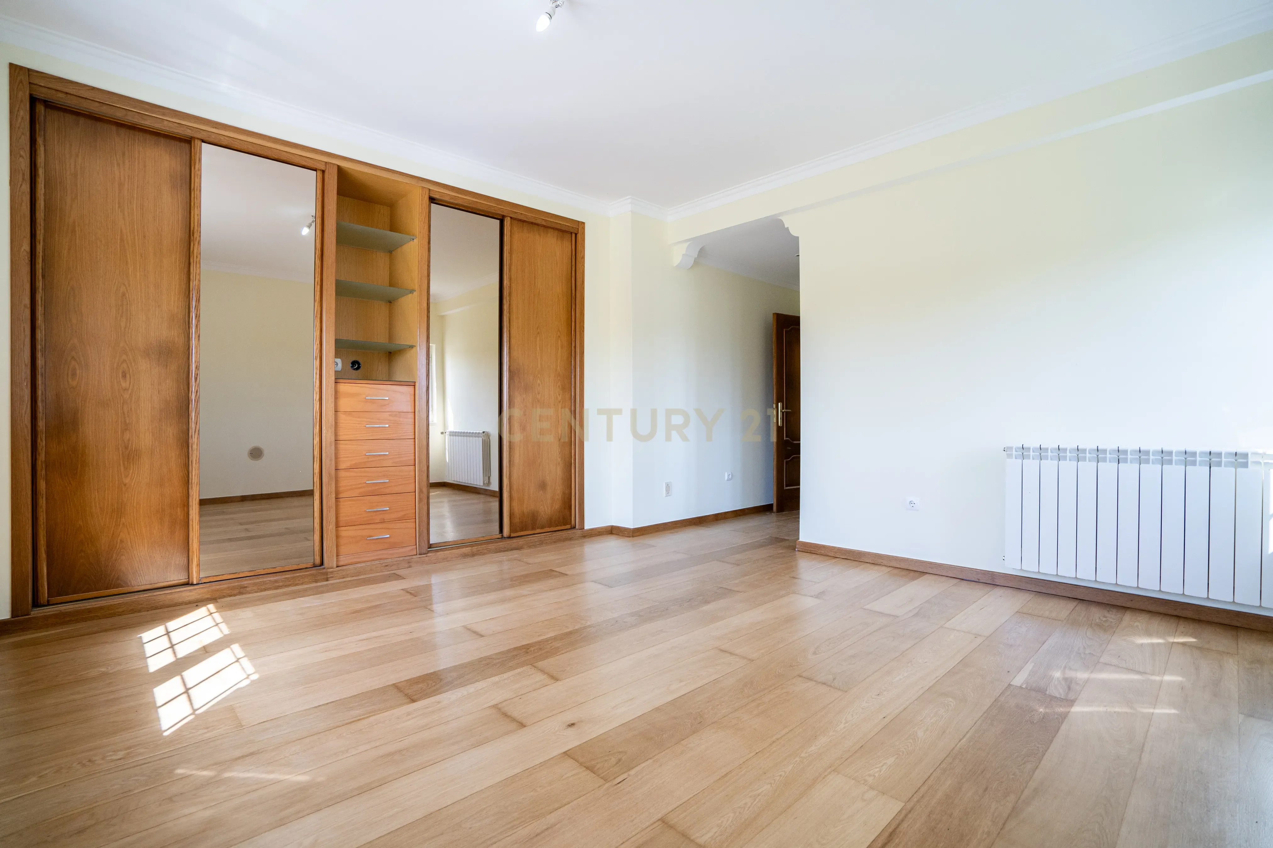 Moradia Térrea T4 na Moita com 3470m2 de Terreno - Image 9