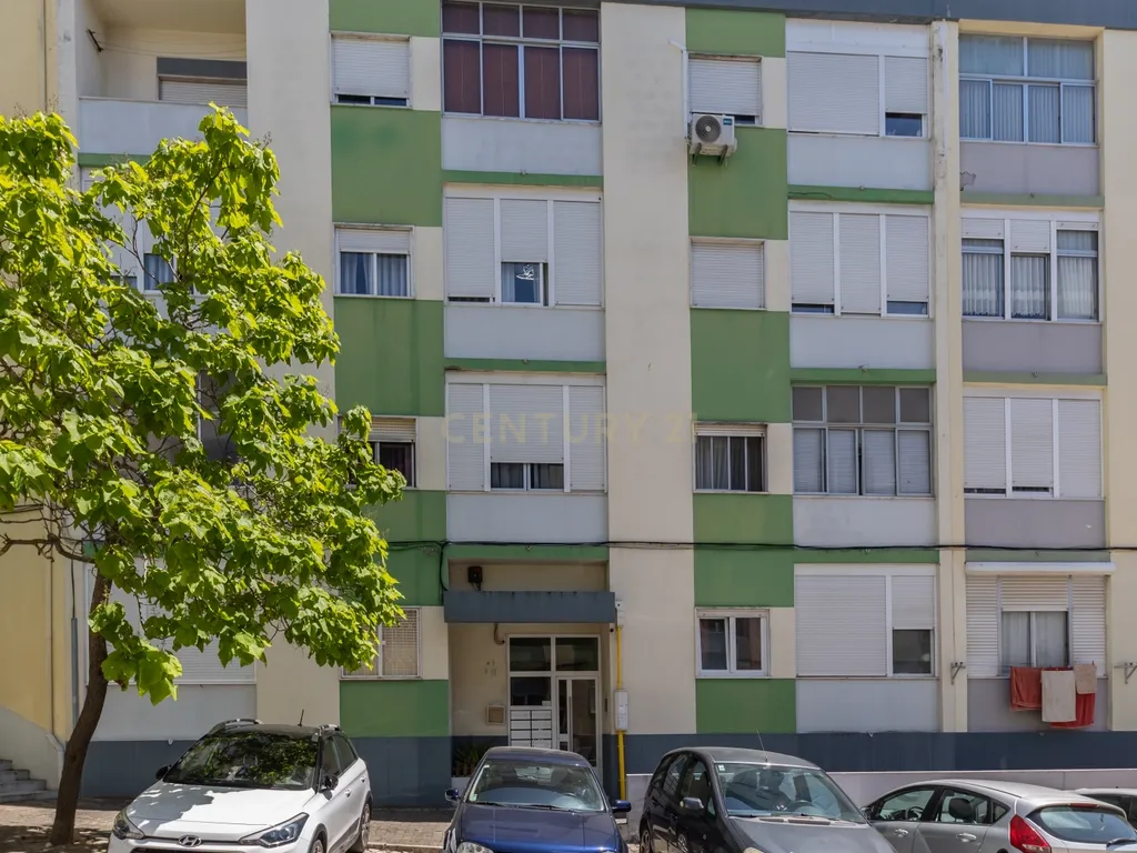 Apartamento T2 no Feijó totalmente remodelado - Image 24