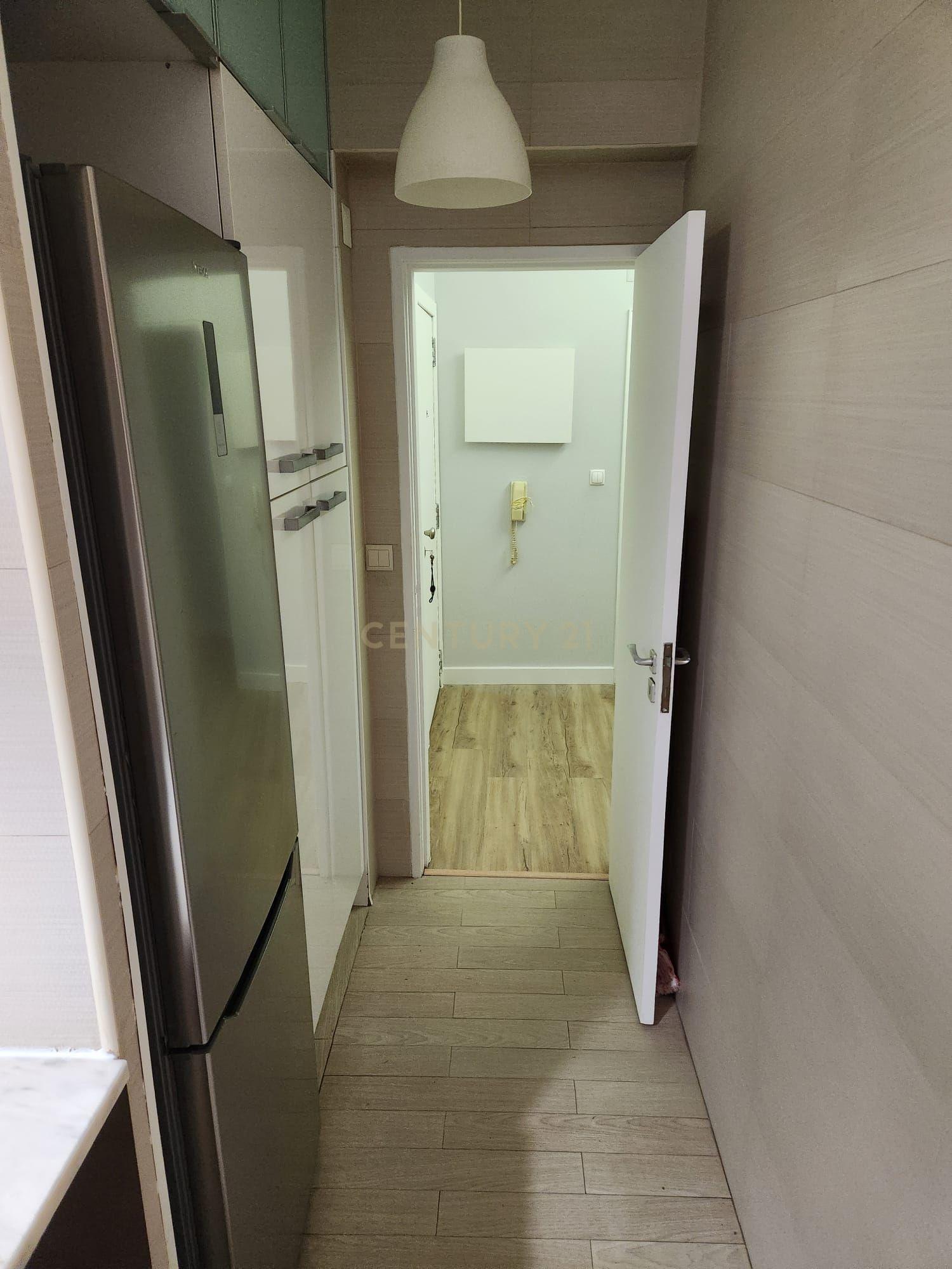 Apartamento Moderno em Setúbal com Vista para a Cidade e Montanha - Image 11