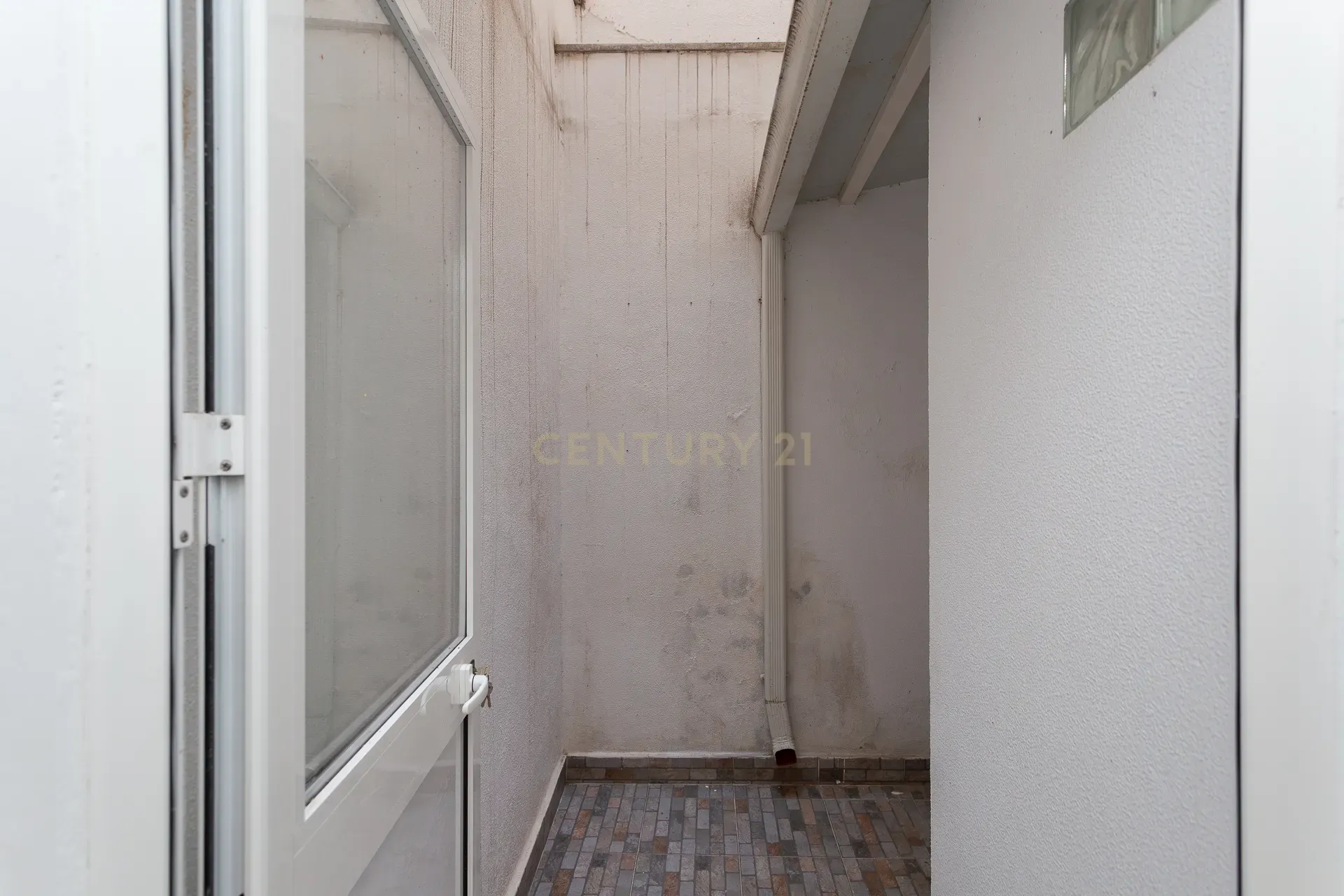 🏡 Apartamento T1+1 na Bica – Viva no coração histórico de Lisboa - Image 23