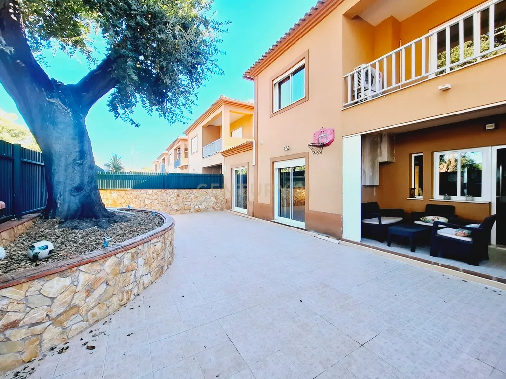 A Moradia que a sua família merece, Espaço, Luz e Tranquilidade a poucos minutos de Albufeira - Image 4